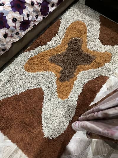 Stylish & Cozy Shaggy Rug – Brown/Beige/Orange – Great Condition