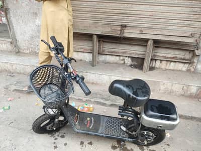 Elecric scooty