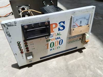 UPS 800 Watts