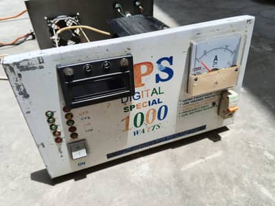 UPS 800 Watts
