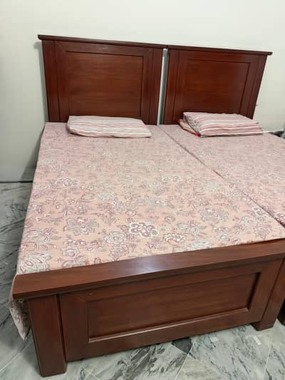 2 Single Beds