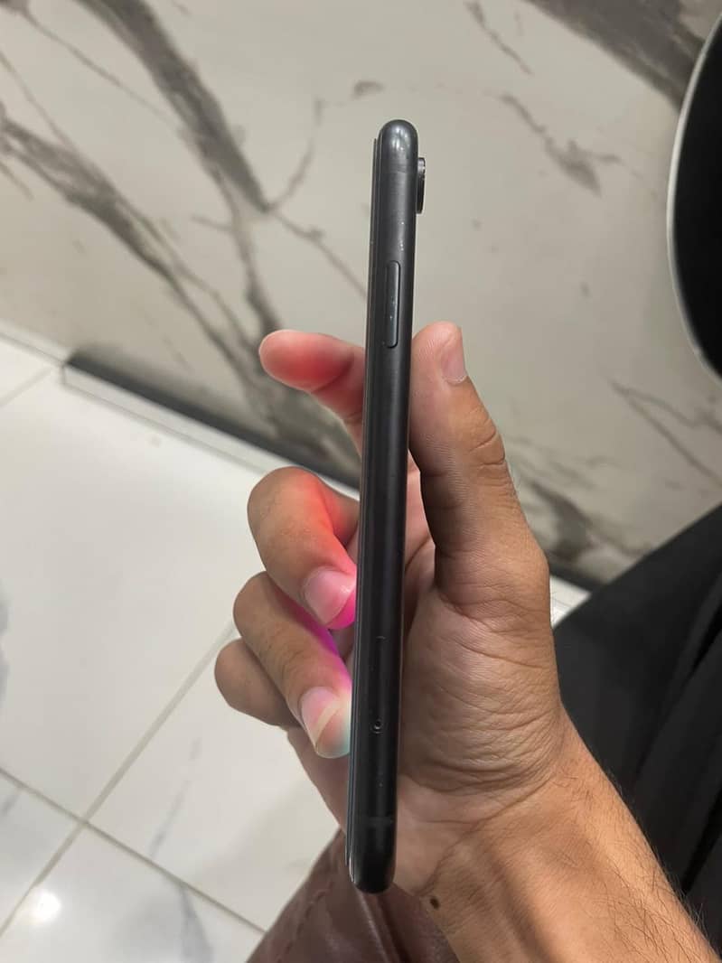 iphone xr 4