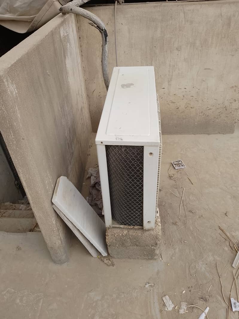 Air Conditioner Split 1 ton 4