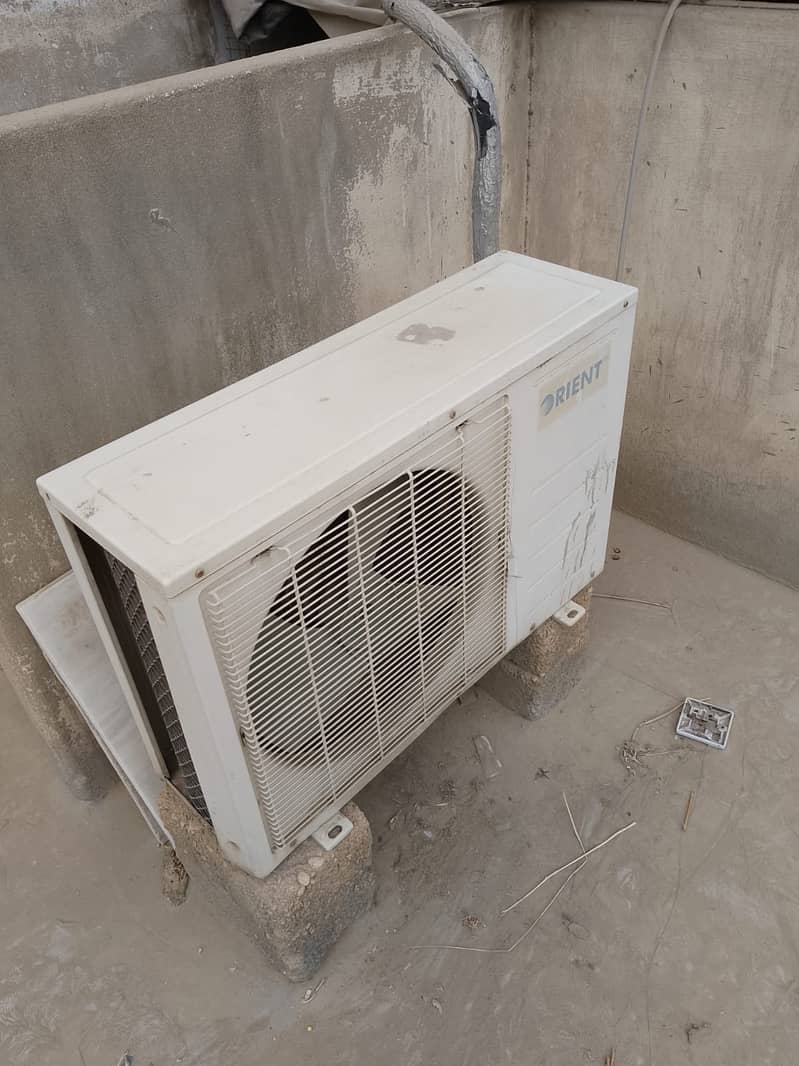 Air Conditioner Split 1 ton 5