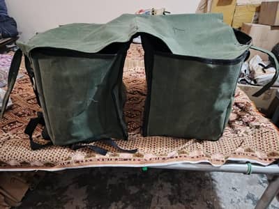 sales man carry bag double ply