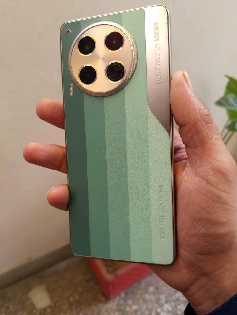 Tecno CAMON 30 1