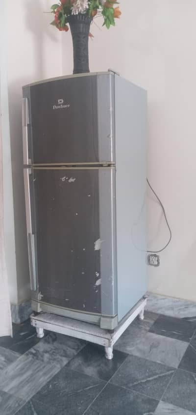 urgent sale dawlance refrigerator medium  size genien condition