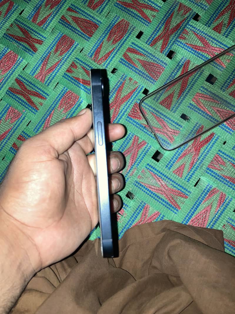 Iphone 16 e New 1