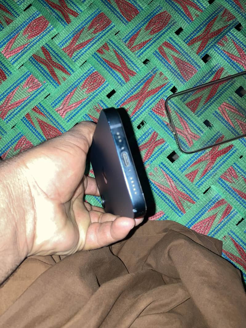 Iphone 16 e New 5