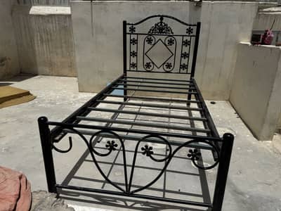 Black iron bed