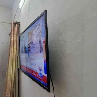 TCL 32 INCH LED