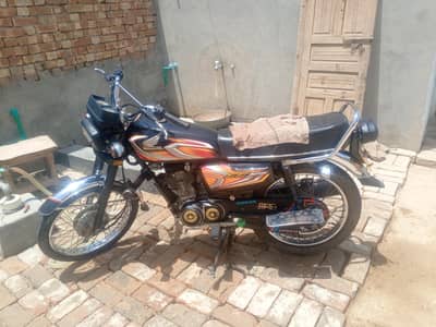 Honda CG 125 for sale. . Contact Sirf Whatsapp pyy hoga::03084324875