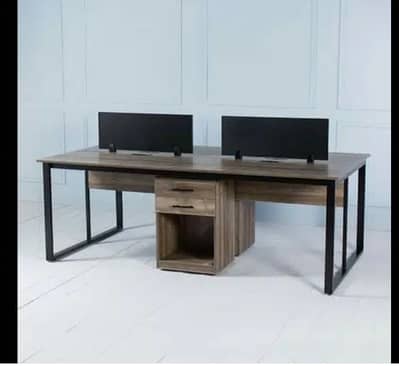 Workstation table/ office furniture