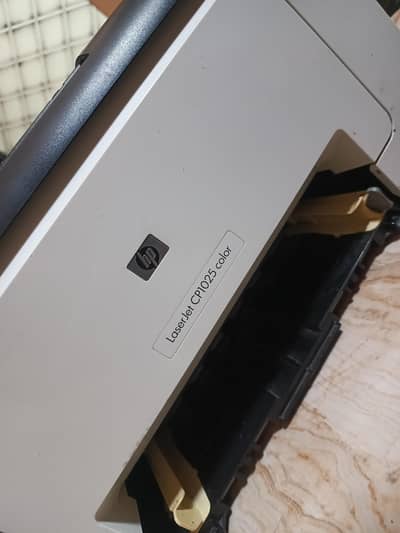 hp lasetjet Pro CP1025 Color. New pec