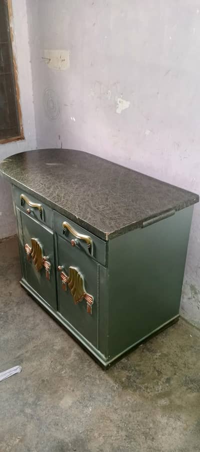 wooden istri table