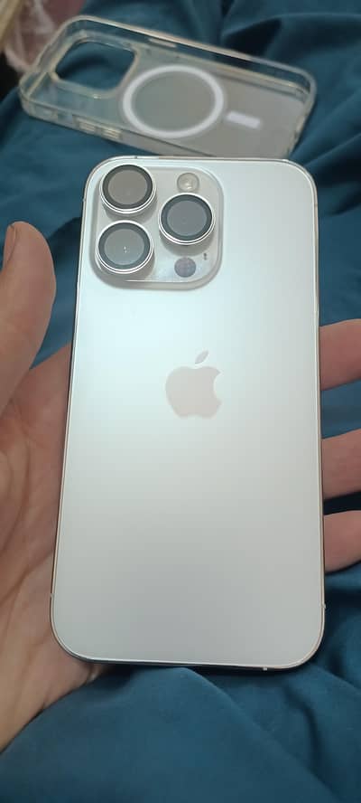 10 by 10 box k sath all j v 90 health iphone ha  miner front scratch