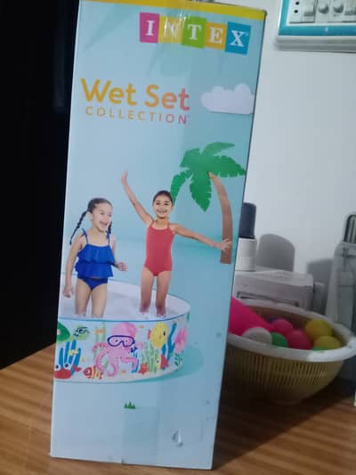 INTEX Wet Set Swimming pool for kids 6x1.3ft brand new