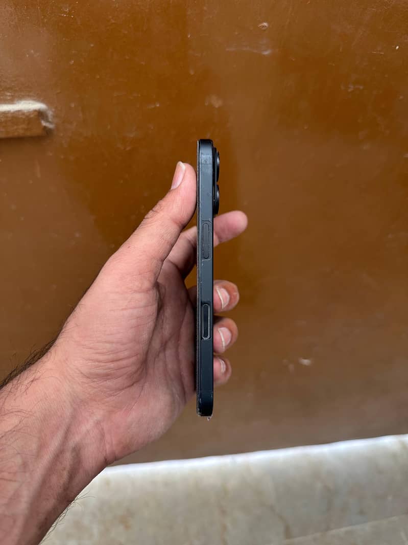 Apple iPhone 16 1