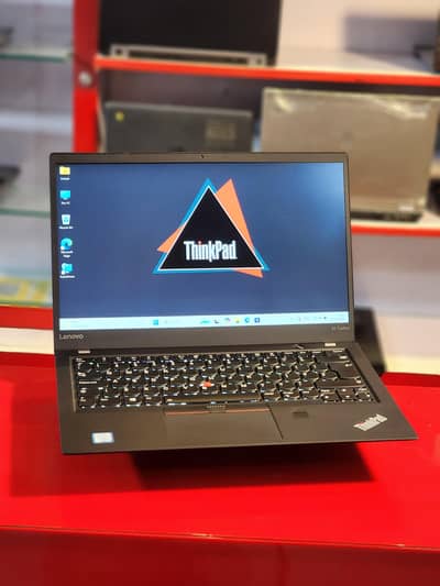 Lenovo x1 carbon i7 7th Gen RAM 8gb SSD 256gb