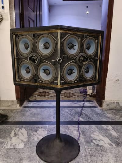 Bose 901 Series IV (2 Speakers With Eq. )