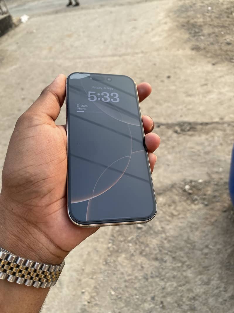 Iphone 16pro 0