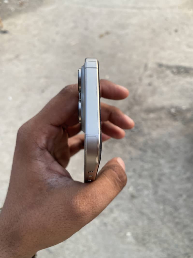 Iphone 16pro 1
