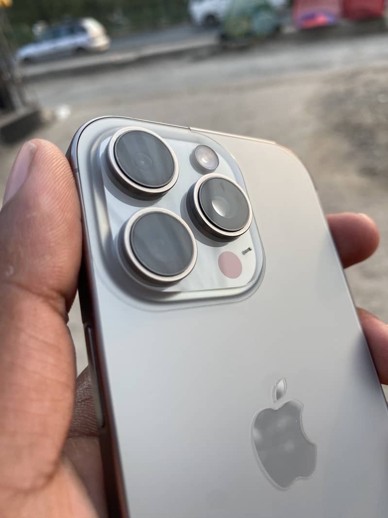 Iphone 16pro 4