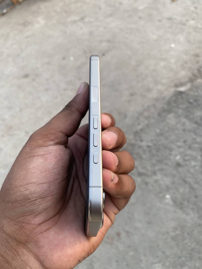 Iphone 16pro 6
