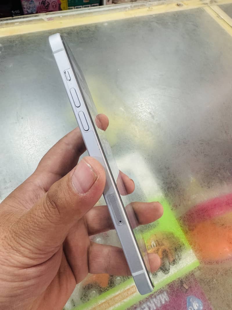 iPhone 15 plus waterproof 2