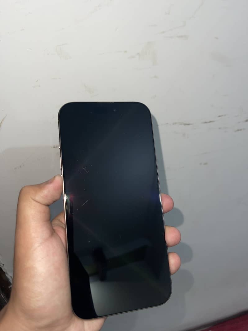 iPhone 16 Pro Max 8