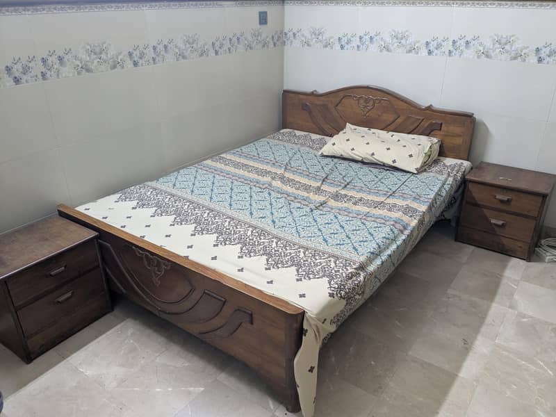 Queen double bed 0
