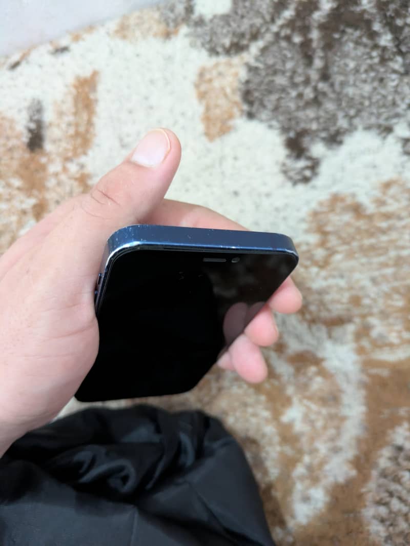 iphone 12 mini 4