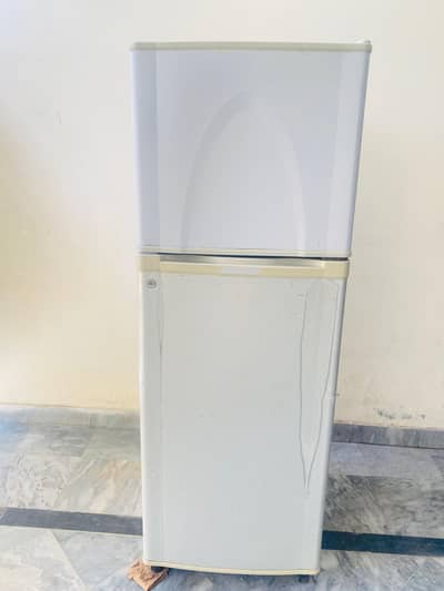 REFRIGERATOR IN GOOD CONDITION