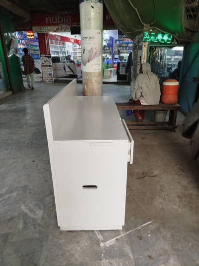 cash counter table