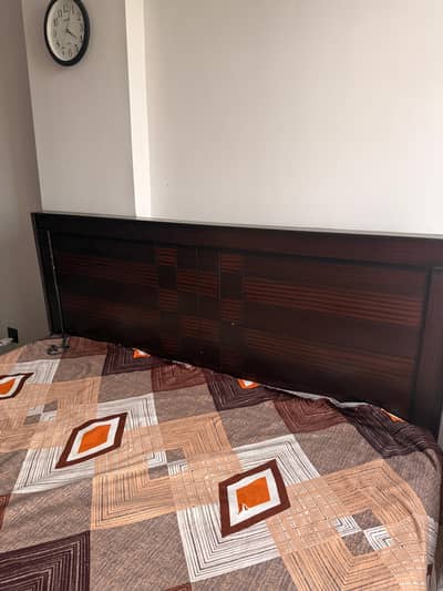 slightly used bed for sale urgently Bahria Town Lahore