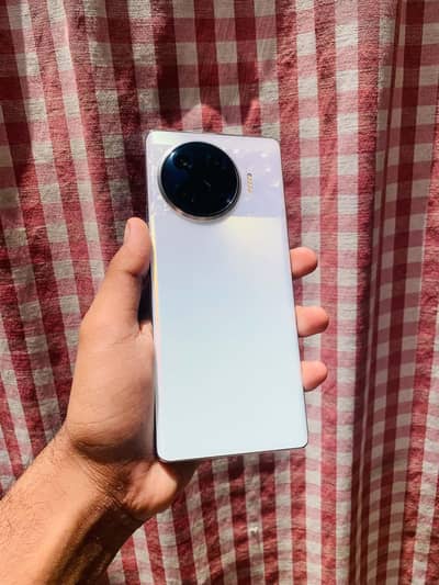 Tecno Spark 20 pro plus ( 8+8/256) Complete box