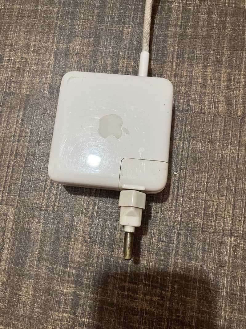MacBook Pro 13-inch (2020) – 16GB RAM, 500GB SSD 8