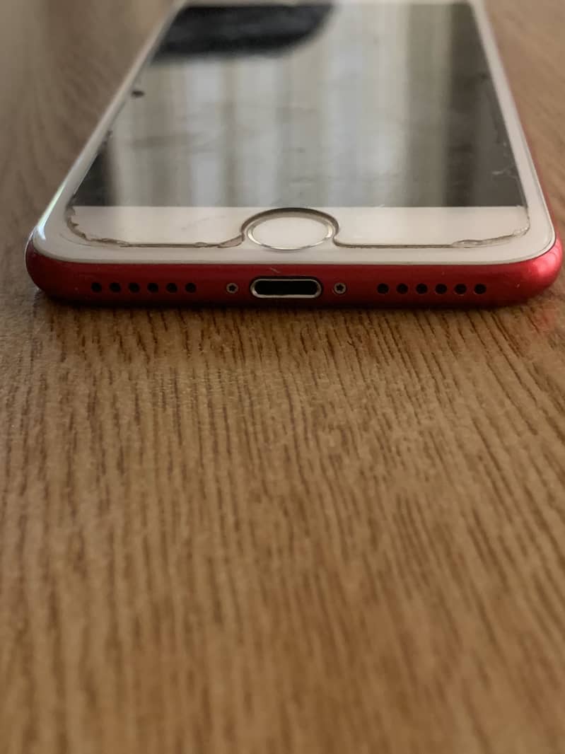Apple iPhone 7 0