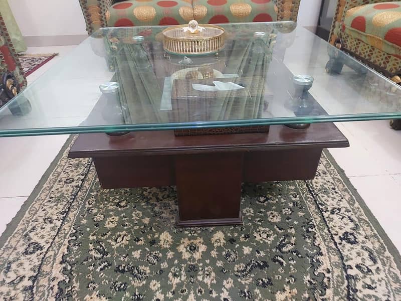 Central Table 0