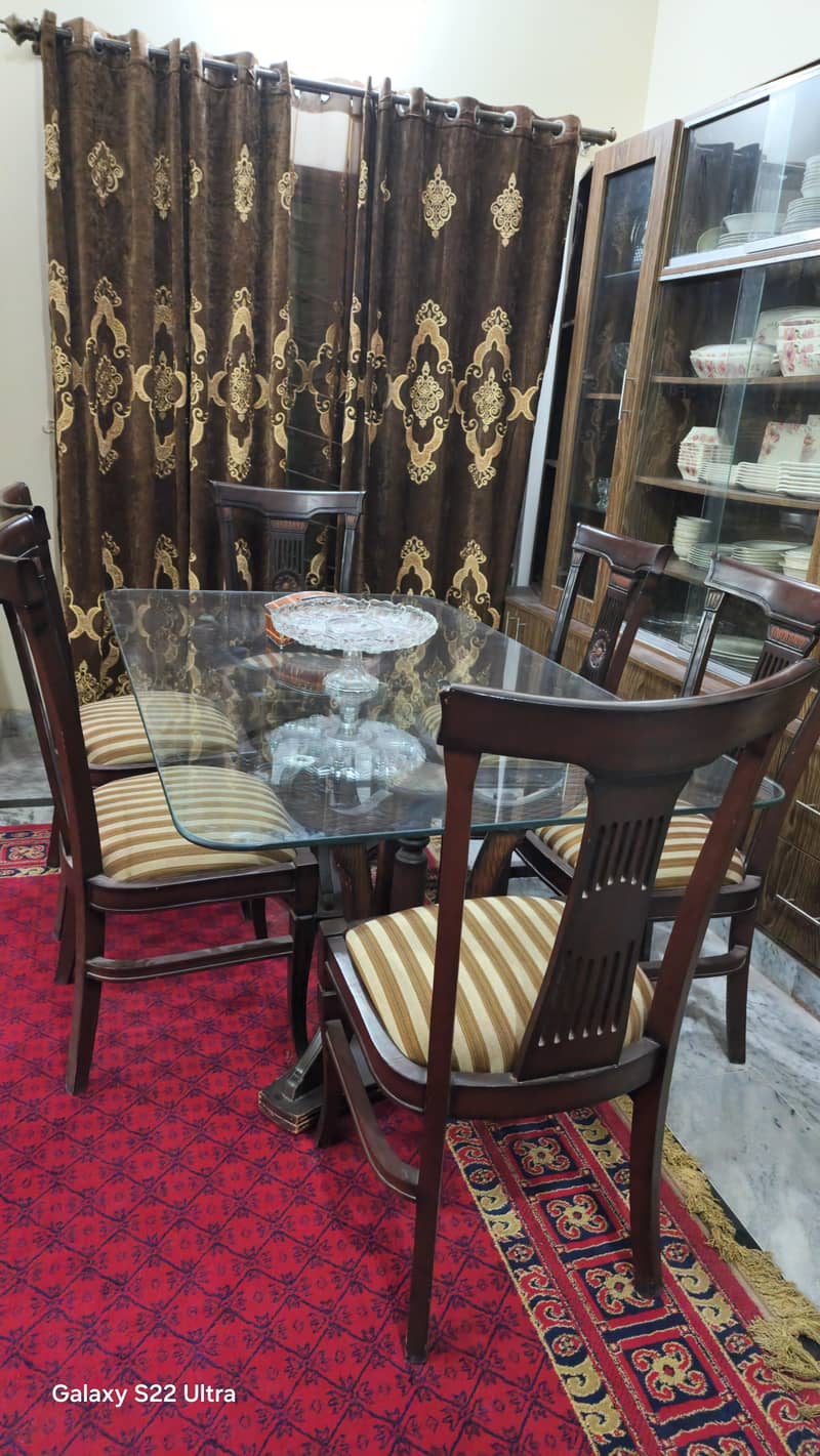 6 seater dining table 0