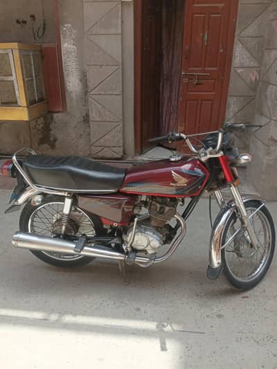Total Genuine 125 first owner