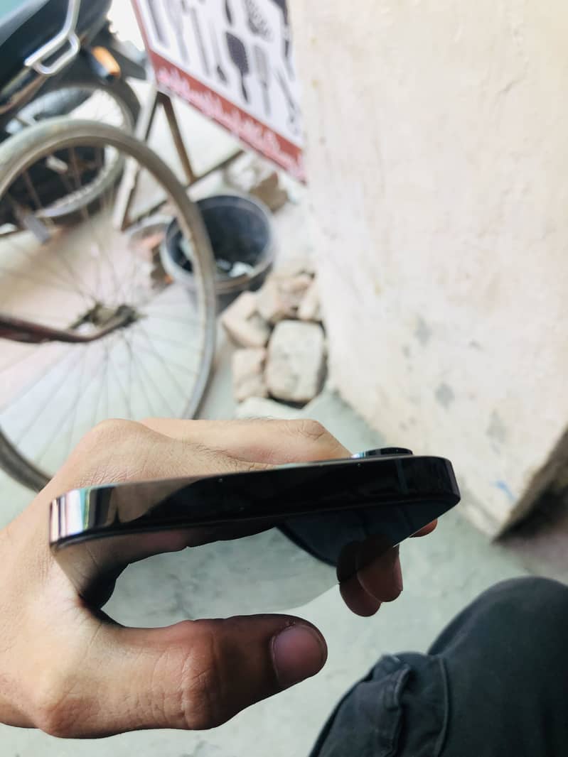 iPhone 14 Pro Max 5