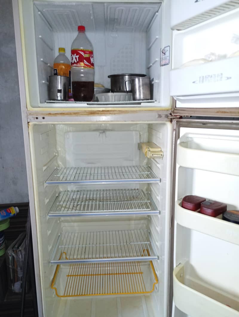 refrigerator 0