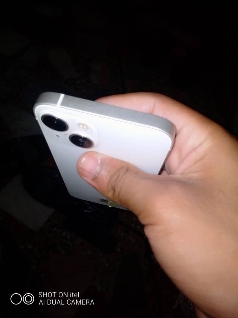 Apple iPhone 13 4