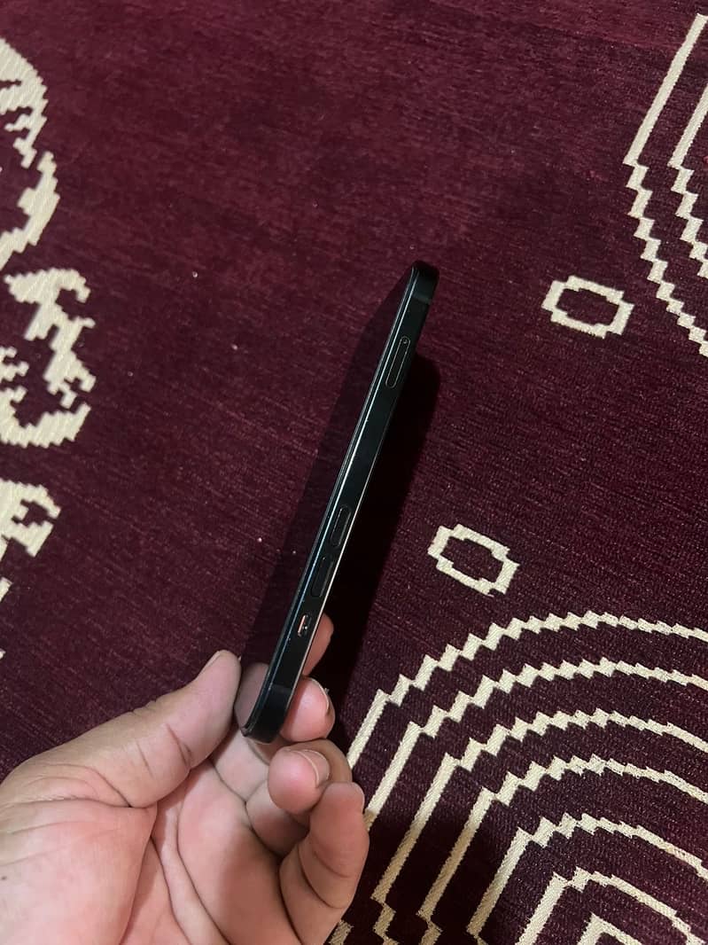 Apple iPhone 15 3