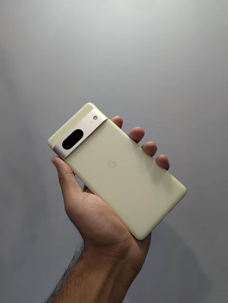 Google Pixel 7 4