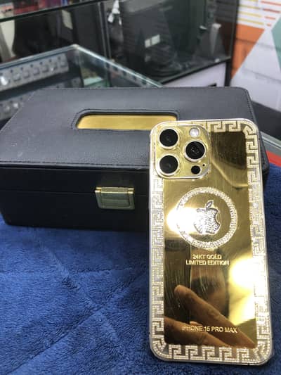 Apply I phone 15 pro max 256 gb 24 kT gold limited edition