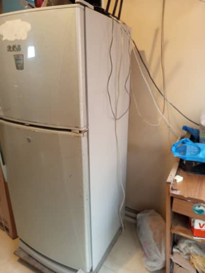 Dawlance Non-Inverter Medium Size Fridge for Sale