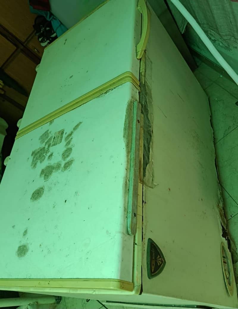برائے فروخت: ویوز (Waves) ڈیپ فریزر (Double Door) 2