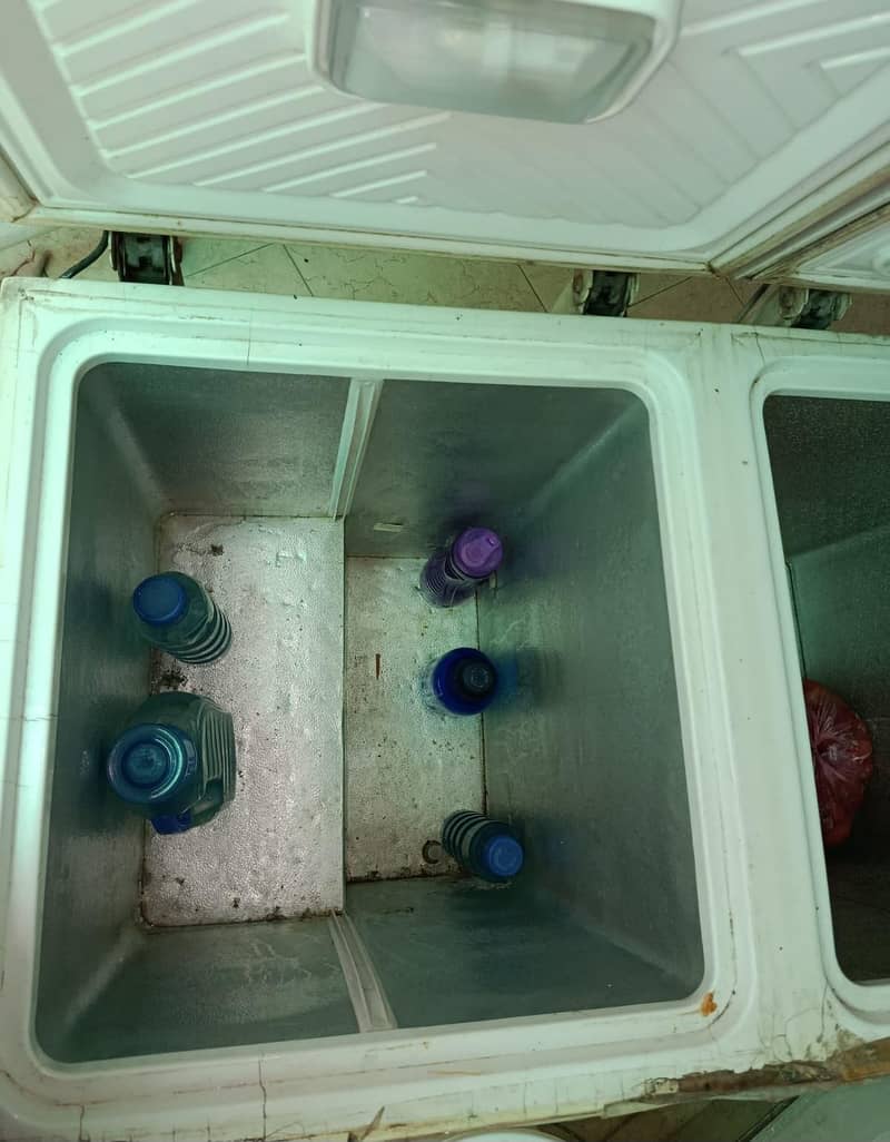 برائے فروخت: ویوز (Waves) ڈیپ فریزر (Double Door) 3